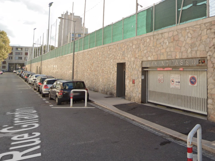 location-parking-box-Marseille-13007-1