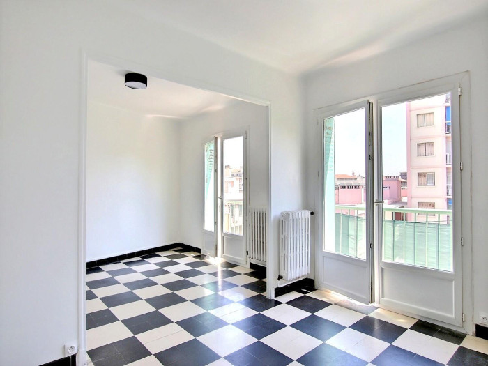 location-inconnu-Marseille-13007-2