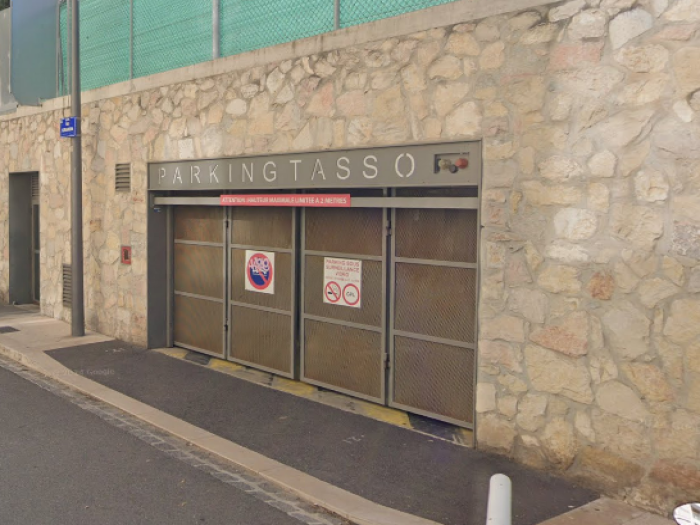 location-parking-box-Marseille-13007-1