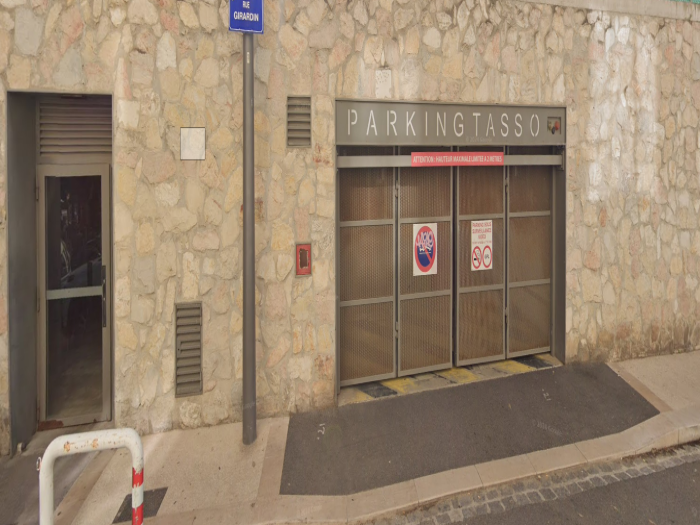location-parking-box-Marseille-13007-1