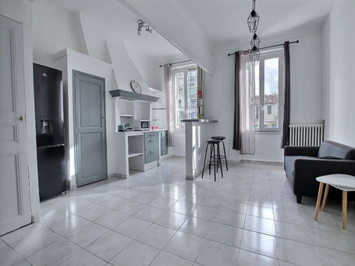 location-appartement-Marseille-13007-2