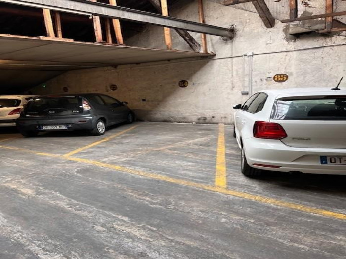 location-parking-box-Marseille-13007-1