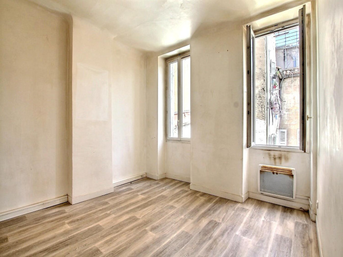 vente-appartement-Marseille-13006-1