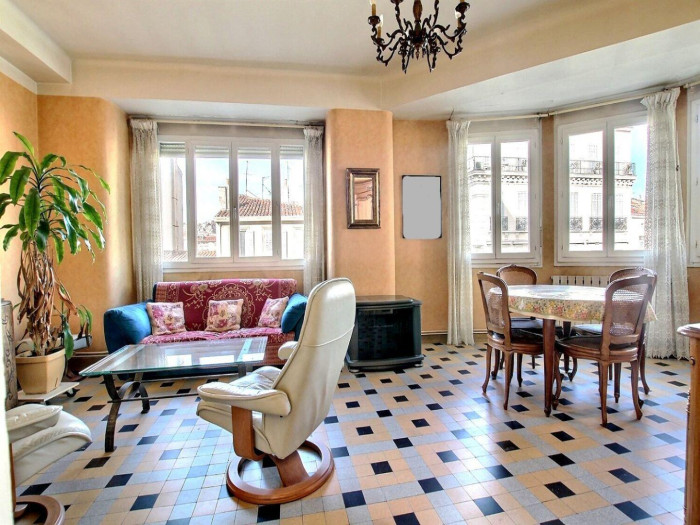 vente-appartement-Marseille-13006-3