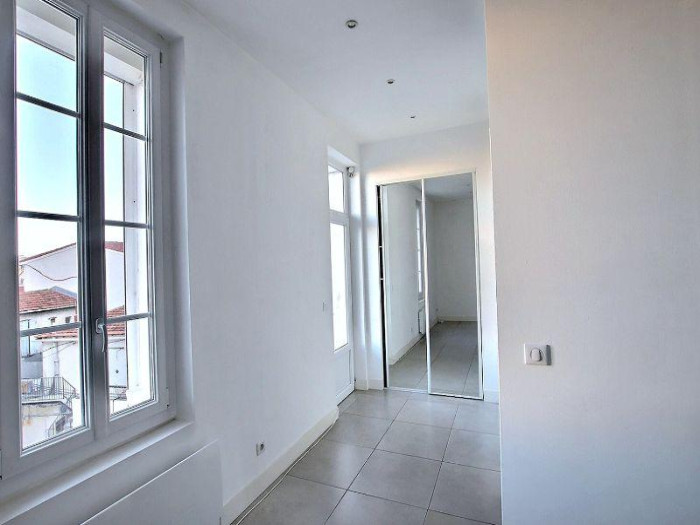location-appartement-Marseille-13005-2