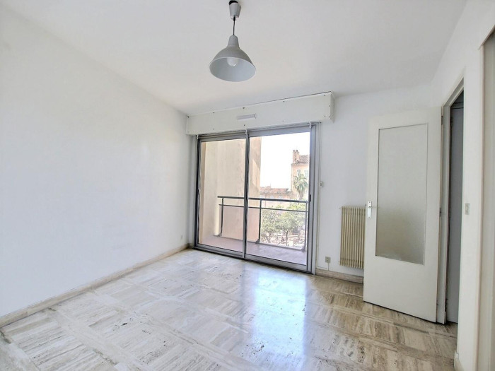 vente-appartement-Marseille-13007-1