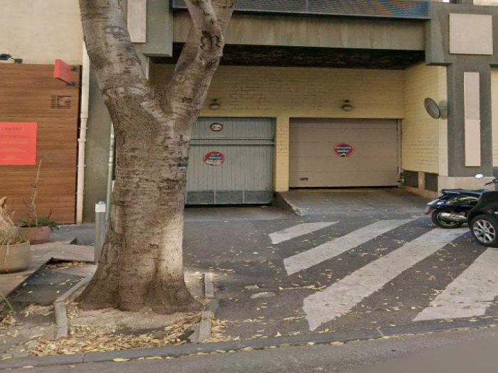 location-parking-box-Marseille-13007-1